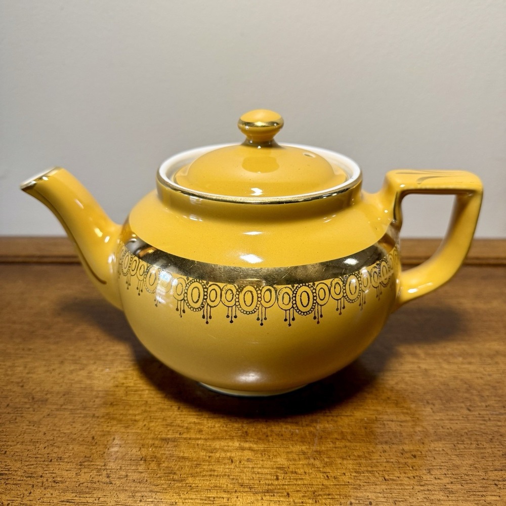 Fine Vintage Hall China Yellow Boston Teapot w/ Gold Trim - 6 cup  #080